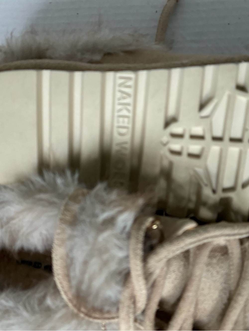 Naked Wolfe Harlow Shearling Mules preowned. Size 7 retail $250.00 - Picture 11 of 13